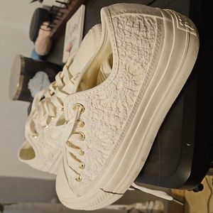 Converse Lace Style Cord Daisy